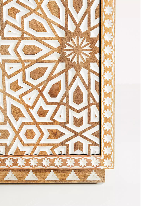 White and Gold Geometric Sideboard Cabinet, Solid Wood Buffet Storage Cabinet, Moroccan Pattern Accent Credenza for Dining Room, Living Room, Entryway, Hallway