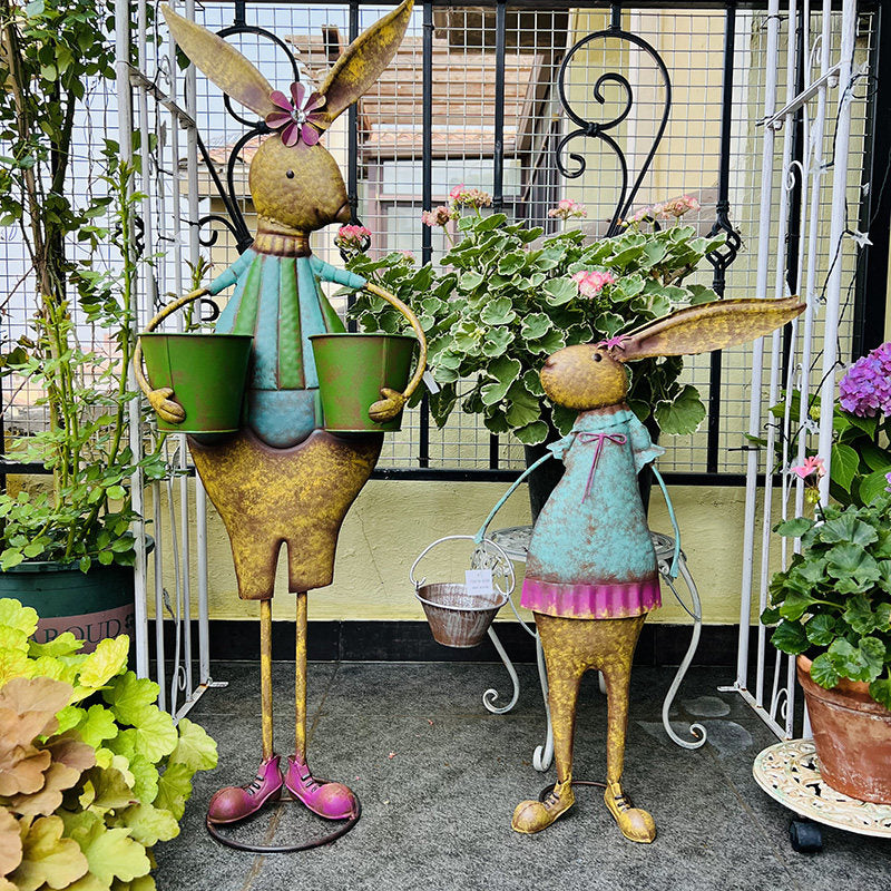 Set of 2 Antique Green and Bronze Metal Rabbit Garden Statues, Rustic Bunny Planter and Basket Figurines, Freestanding Yard Art for Patio, Porch, Courtyard, Balcony and Indoor Décor