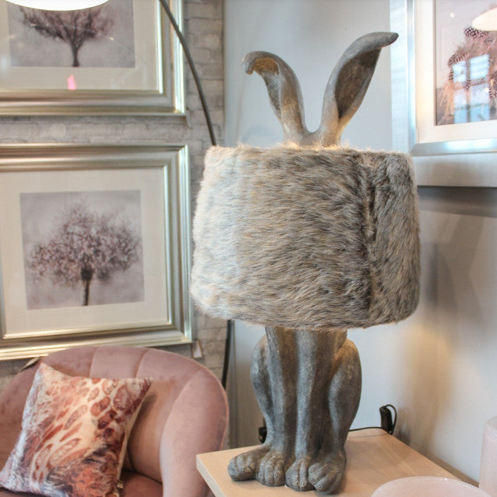 Whimsical Rabbit Table Lamp with Faux Fur Shade – Modern Animal Sculpture Accent Lamp for Bedroom, Nursery, Living Room & Luxury Home Décor