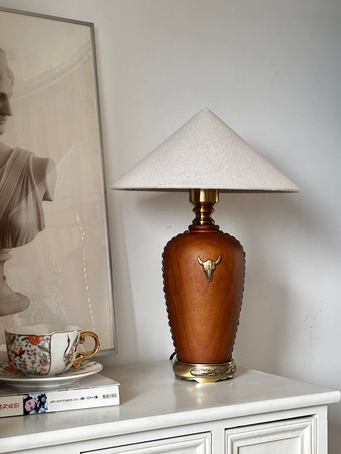 Vintage Solid Wood Table Lamp with Beige Fabric Shade, App Remote Control Bedside Lamp, Western Rustic Nightstand Lamp with Brass Tone Accents for Bedroom Living Room Study