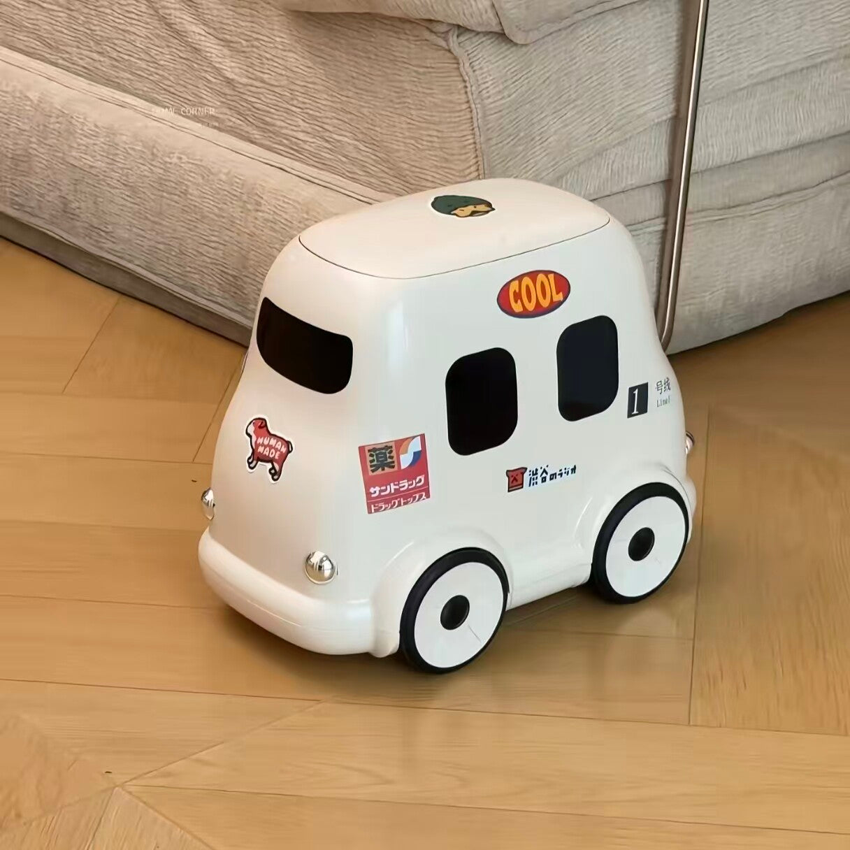 White Car Shaped Trash Can with Lid, Large Capacity Mini Bus Style Waste Basket with Wheels, Cute Vehicle Storage Bin for Bedroom, Living Room, Kids Room, Playroom, Office, and Toy Organization