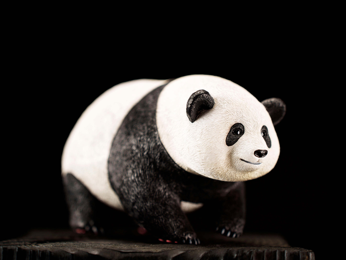 Realistic Giant Panda Figurine, Resin Panda Statue, Cute Black and White Animal Collectible Decor for Desk, Shelf, Bedroom, Office, Wildlife Display and Panda Lover Gift