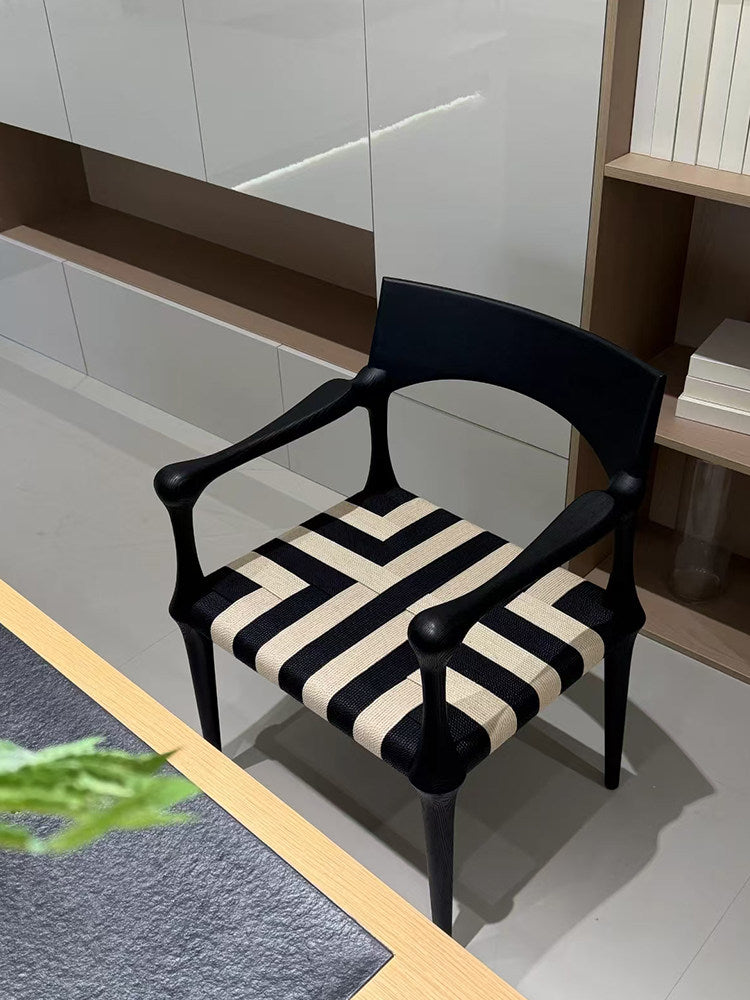 Black Solid Wood Woven Dining Armchair, Modern Curved Back Accent Chair with Black and Natural Rope Seat, Artistic Side Chair for Dining Room, Living Room, Bedroom, Office, Cafe, and Vanity Seating