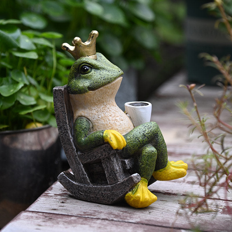 Green Crowned Frog Figurine, Hand-Painted Resin Frog Drinking Coffee in Rocking Chair, Whimsical Animal Statue for Office Desk, Bookshelf, Patio, Garden and Home Décor