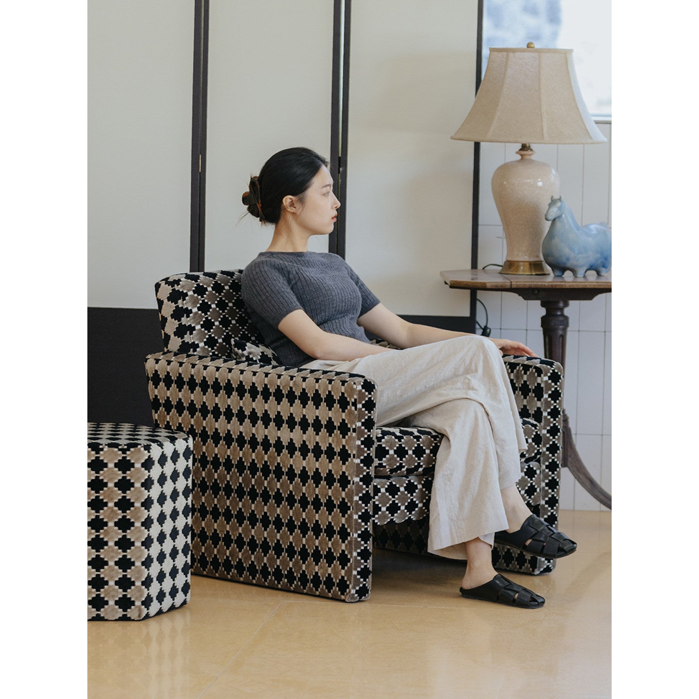 Black and White Geometric Accent Chair, Modern Box Armchair, Patterned Upholstered Single Sofa Chair with Wide Arms for Living Room, Bedroom, Office, Lounge