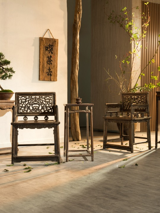 Antique Style Solid Wood Armchair Set with Tea Table, 3 Piece