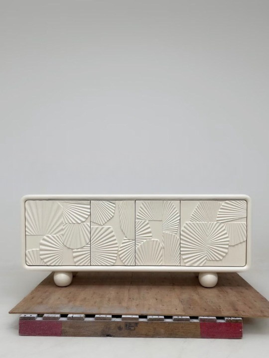 Modern Ivory TV Stand Cabinet, Low Media Console with Textured Geometric Center Doors and Round Ball Feet, Minimalist Sideboard Storage Cabinet for Living Room, Dining Room, Entryway, and Bedroom