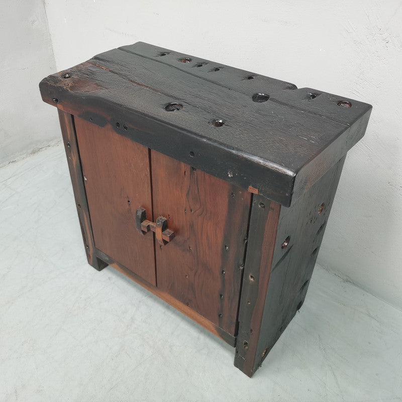 Reclaimed Wood Side Cabinet, Rustic 2 Door Storage Cabinet, Small Solid Wood Buffet Sideboard for Living Room, Dining Room, Kitchen, Tea Room and Entryway