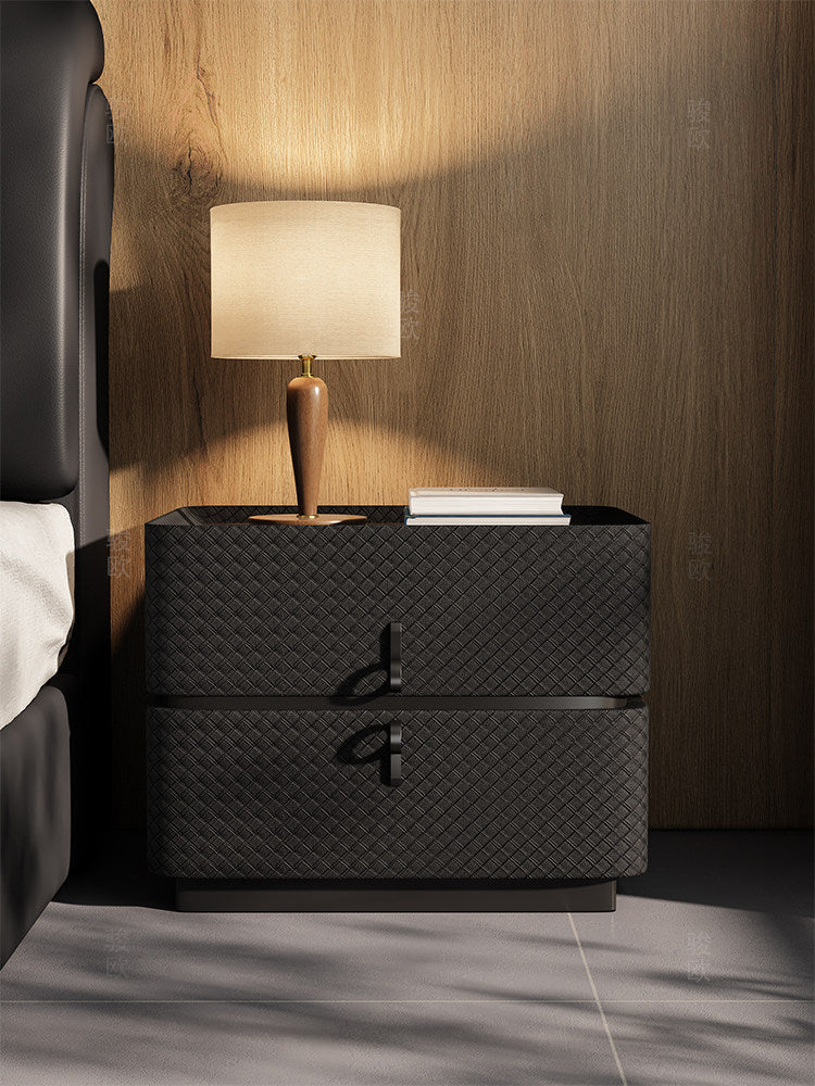 Black Woven Leather Look Nightstand with 2 Drawers, Modern Solid Wood Bedside Table, Compact Bedroom End Table with Textured Finish for Living Room, Guest Room, Apartment