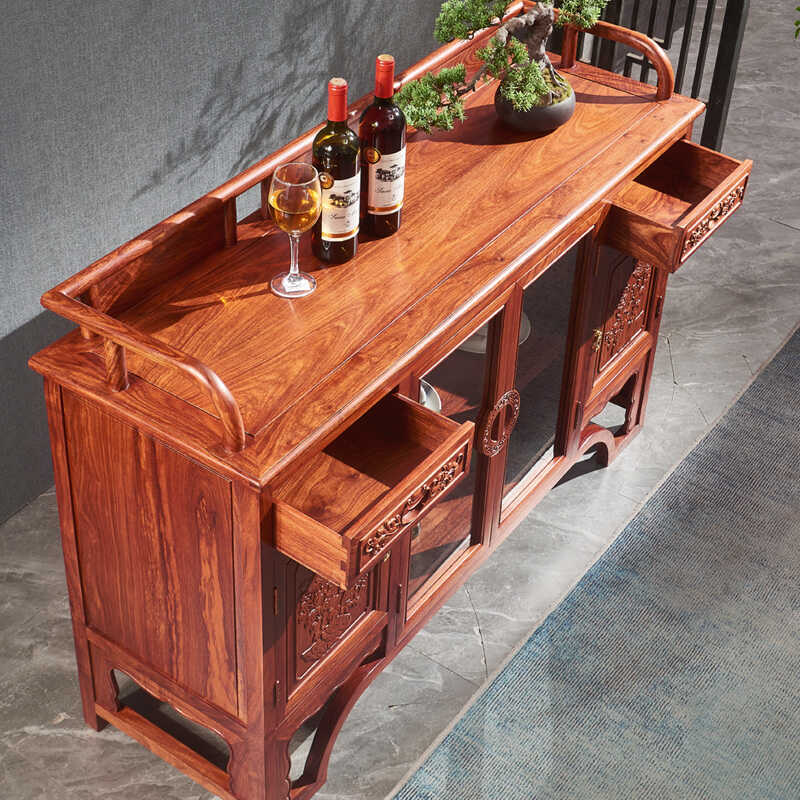 Reddish Brown Solid Wood Sideboard Buffet Cabinet, 4-Door Carved Storage Credenza with 2 Drawers, Glass Display Center and Raised Gallery Top for Dining Room, Living Room and Bar Area