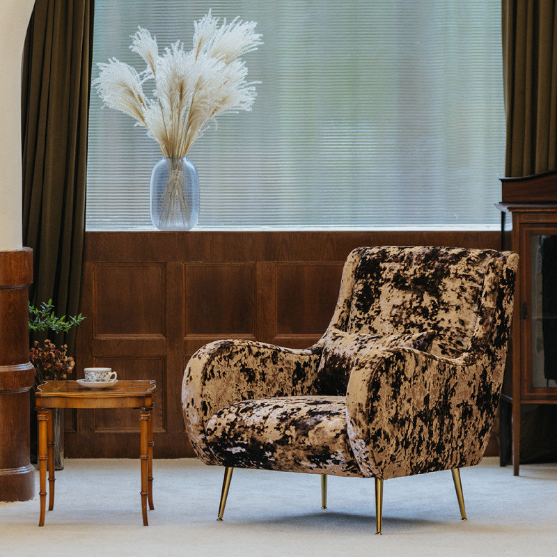 Amber Brown Velvet Accent Chair, Vintage Modern Lounge Armchair, Mottled Upholstered Single Sofa Chair with Rounded Arms and Gold Tone Legs for Living Room, Study