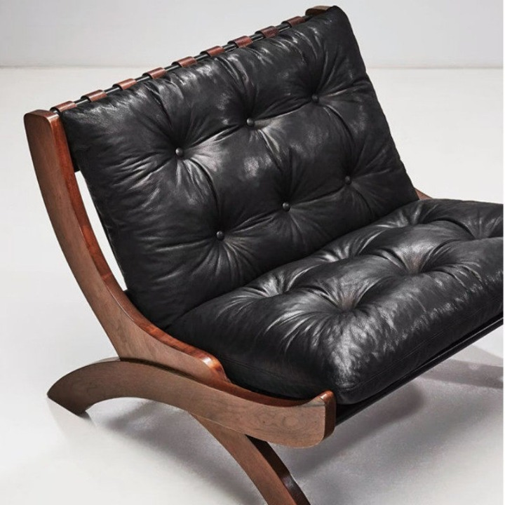 Mid Century Modern Leather Lounge Chair, Solid Wood Accent Armchair with Black Genuine Leather Upholstery, Retro Scandinavian Single Sofa Chair for Living Room, Bedroom, Office and Reading Nook