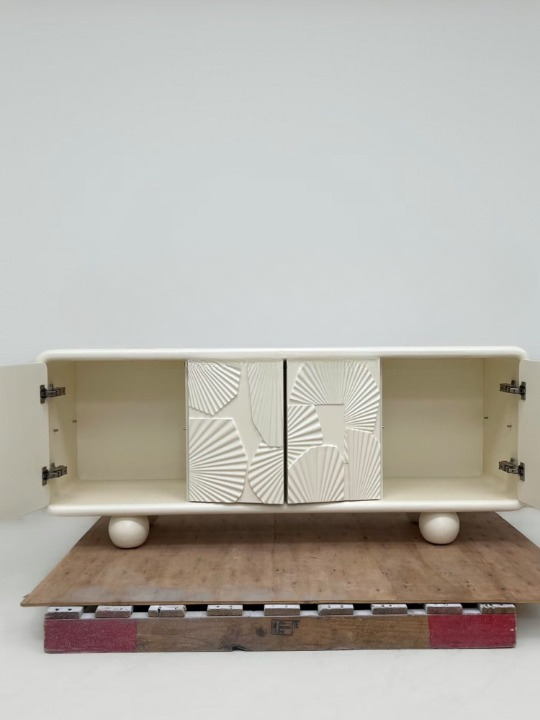 Modern Ivory TV Stand Cabinet, Low Media Console with Textured Geometric Center Doors and Round Ball Feet, Minimalist Sideboard Storage Cabinet for Living Room, Dining Room, Entryway, and Bedroom