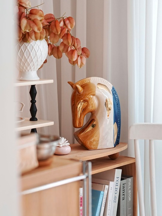 Ceramic Horse Head Sculpture with Gold Detail, Modern Artistic Tabletop Figurine for Living Room, Entryway, TV Console, Office Desk or Bookshelf Decor