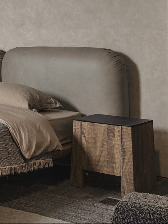 Walnut Brown Wood Nightstand with Black Sintered Stone Top, One-Door Bedside Table with Open Base Niche, Wabi-Sabi Rustic Accent Cabinet for Bedroom, Guest Room and Living Room
