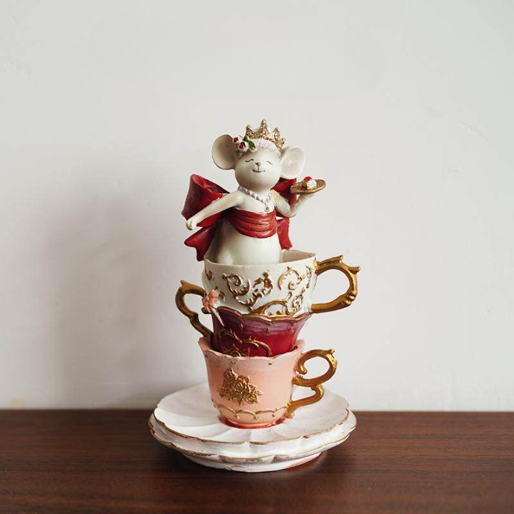 Queen Mouse Figurine on Stacked Teacups, Resin Tabletop Decor, 6.7 Inch