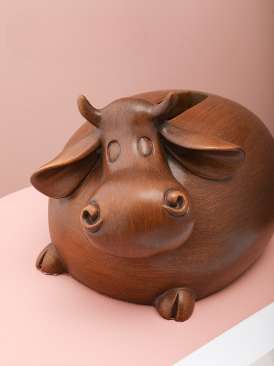Cow-Shaped Tissue Box Cover, Wood Grain Decorative Facial Tissue Holder for Living Room, Bedroom, Office, Bathroom and Coffee Table, Brown