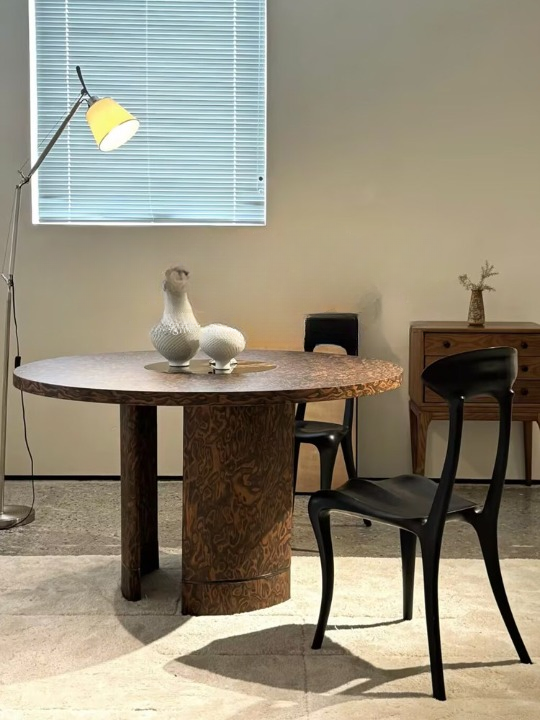 Round Burl Wood Dining Table, Vintage Style Pedestal Kitchen Table with Patterned Wood Grain Top, French Style Small Dining Table for Dining Room, Breakfast Nook, Apartment, Cafe, and Home Kitchen
