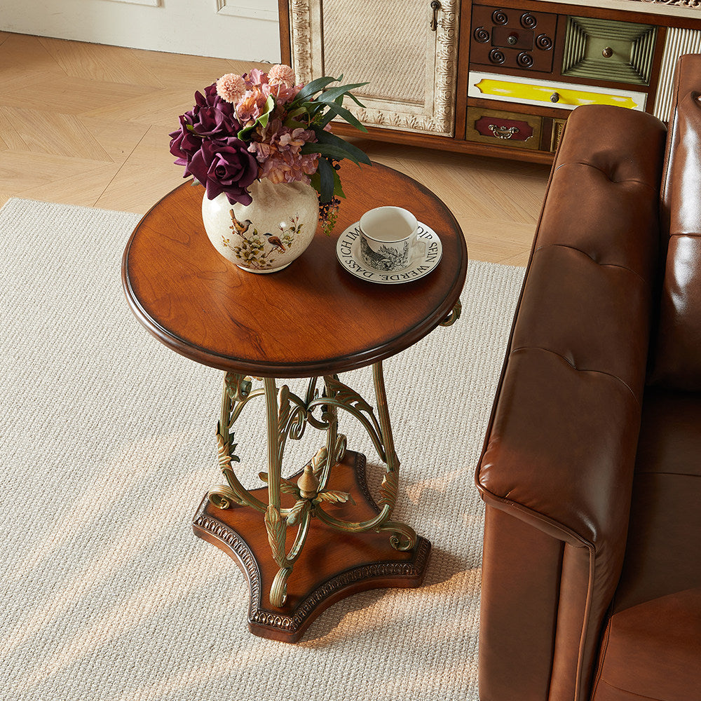 Round Amber Brown Birch Wood Side Table, Vintage-Inspired Accent End Table with Ornate Hand-Painted Wrought Iron Pedestal Base for Living Room, Bedroom, Sofa Side and Reading Nook