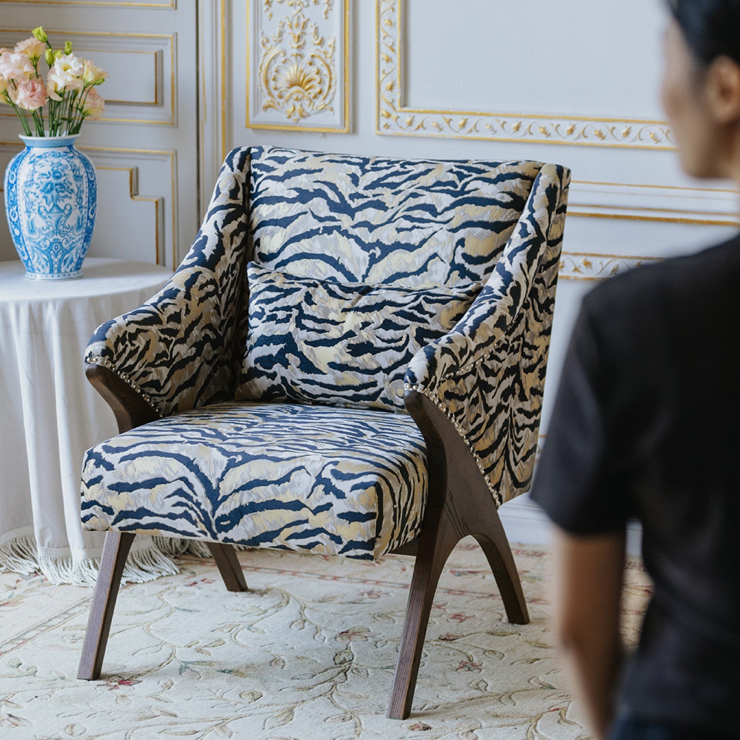 Tiger Print Accent Chair with Ottoman Style Extended Seat, Upholstered Mid Century Lounge Chair with Wooden Legs for Living Room, Bedroom, Reading Corner, Office, Study and Modern Home Decor