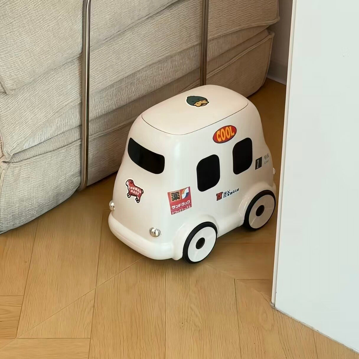 White Car Shaped Trash Can with Lid, Large Capacity Mini Bus Style Waste Basket with Wheels, Cute Vehicle Storage Bin for Bedroom, Living Room, Kids Room, Playroom, Office, and Toy Organization