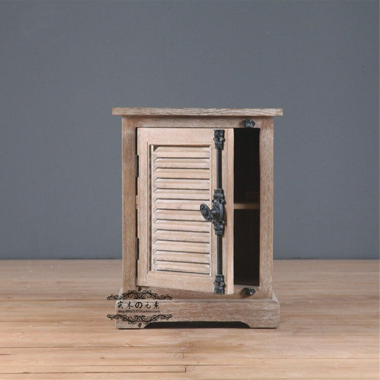 Weathered Gray Oak Nightstand with Louvered Door and Metal Latch