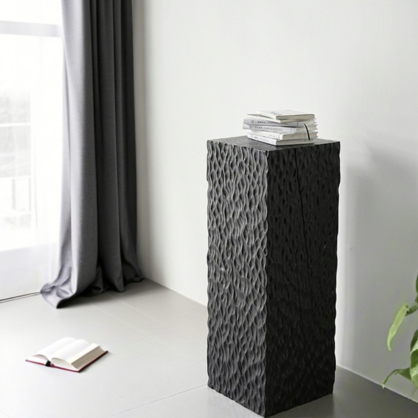 Black Solid Wood Pedestal Side Table, Hand-Carved Wave Texture Display Stand, Tall Square Tree Stump End Table for Sofa Side, Plant Stand, Sculpture Base, Living Room, Hotel, Entryway Decor