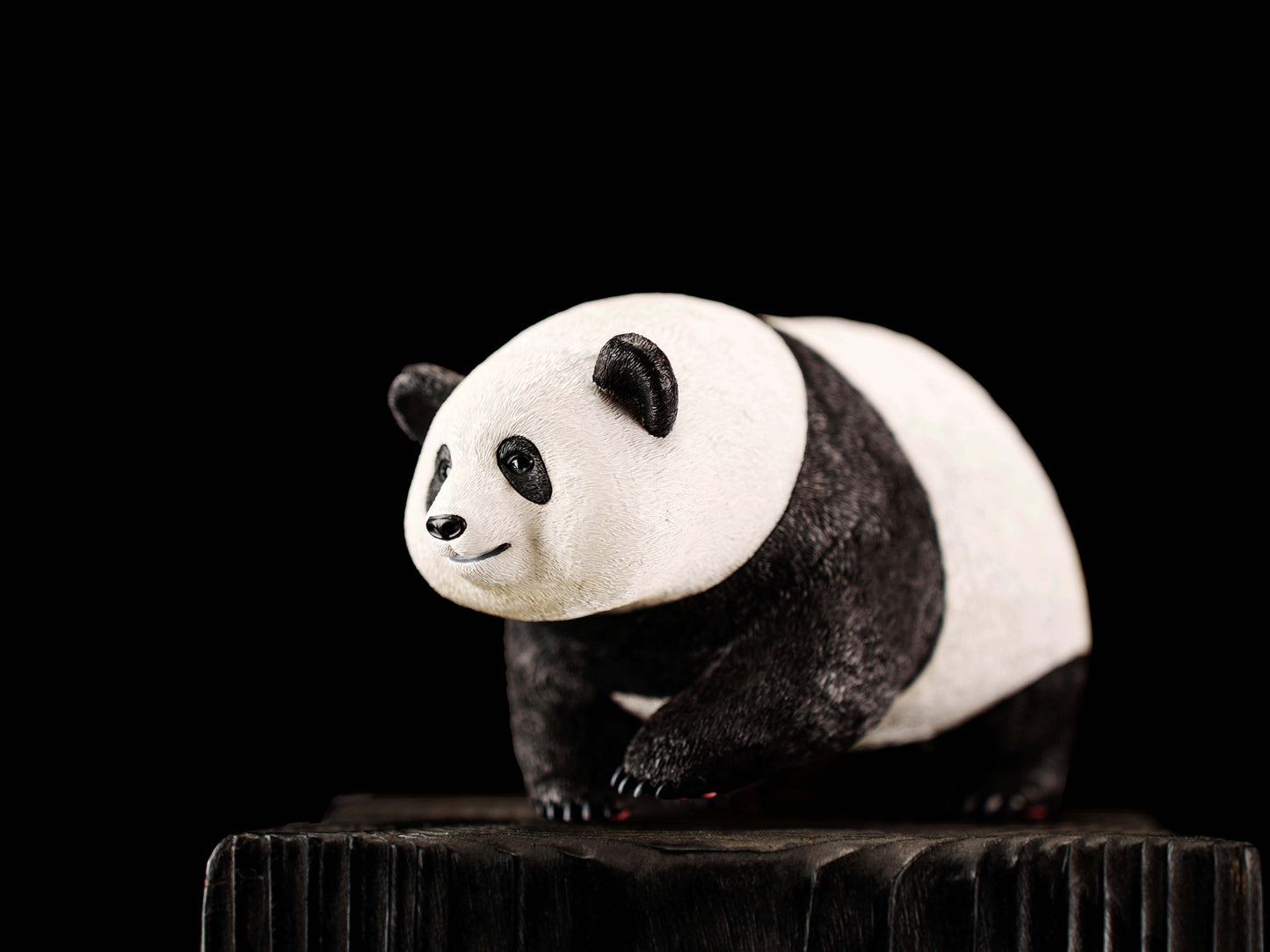 Realistic Giant Panda Figurine, Resin Panda Statue, Cute Black and White Animal Collectible Decor for Desk, Shelf, Bedroom, Office, Wildlife Display and Panda Lover Gift