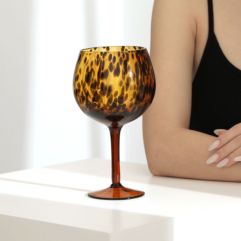 Leopard Print Wine Glass, 20.6 oz Amber Animal Print Goblet, Vintage Style Stemmed Red Wine Glass for Cocktails, Sangria, Juice, Dinner Parties, Home Bar and Gifts, Set of 1