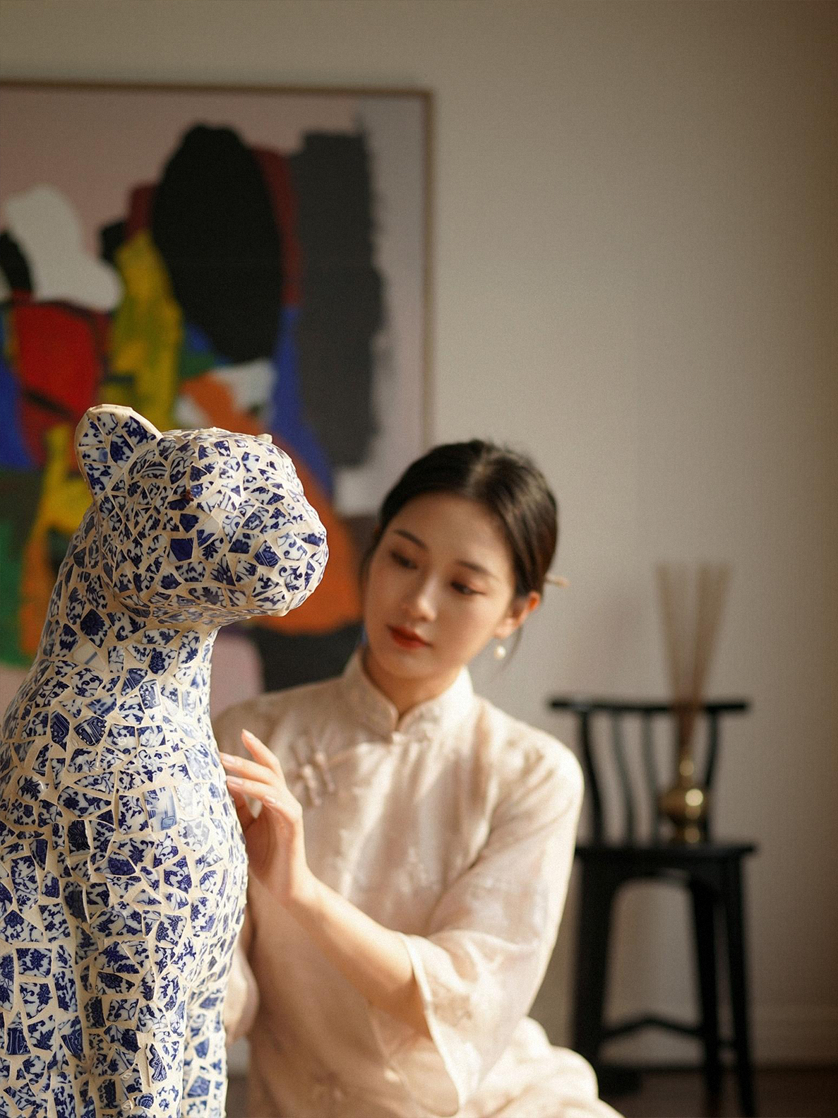 Blue and White Leopard Statue, Large Mosaic Animal Floor Sculpture, Modern Ceramic-Look Panther Decor for Entryway, Living Room, Office, Hallway, Luxury Home Accent Gift