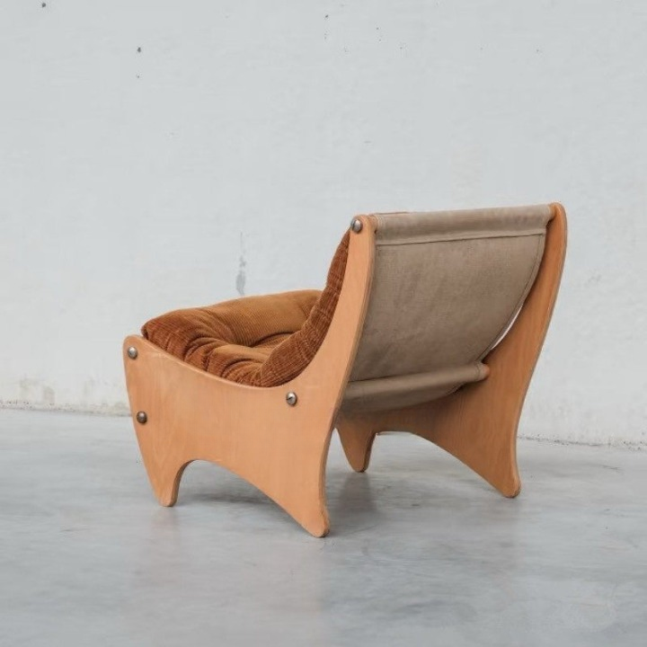 Mid Century Modern Lounge Chair, Brown Corduroy Fabric Accent Chair with Light Wood Frame, Low Profile Single Sofa Chair for Living Room, Bedroom, Balcony, Reading Nook, Café and Boutique Hotel