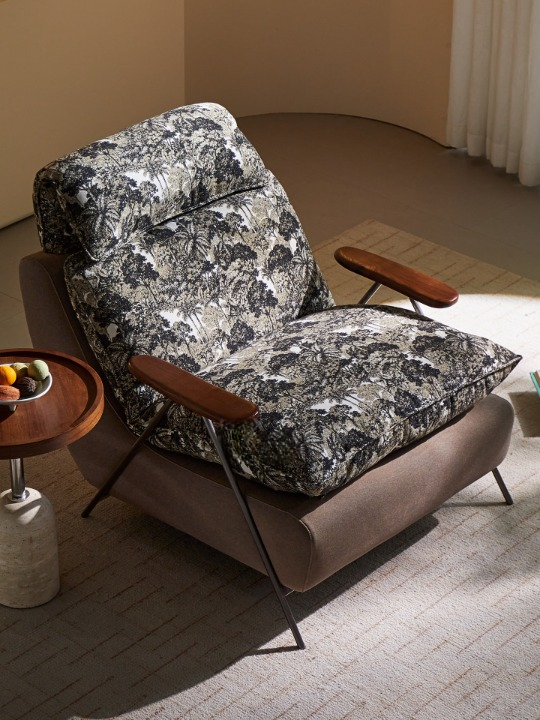 Floral Jacquard Accent Chair, Mid Century Lounge Chair with Wood Arms, Upholstered Single Sofa Chair for Living Room, Reading Nook, Bedroom and Lounge