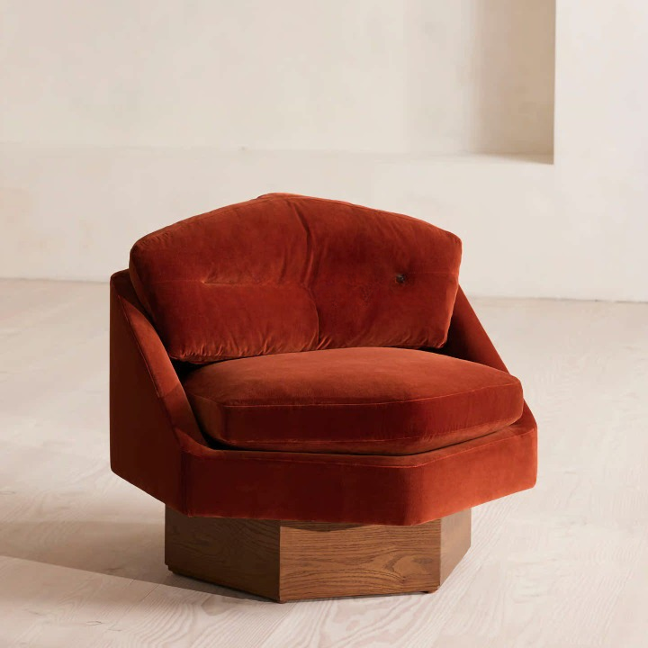 Modern Red Velvet Accent Chair, Upholstered Lounge Armchair with Solid Wood Base for Living Room, Bedroom, Reading Nook, Apartment and Hotel