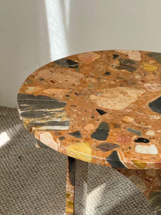 Round Marble Side Table, Natural Stone Accent End Table for Living Room, Bedroom, Sofa Side and Bedside Use