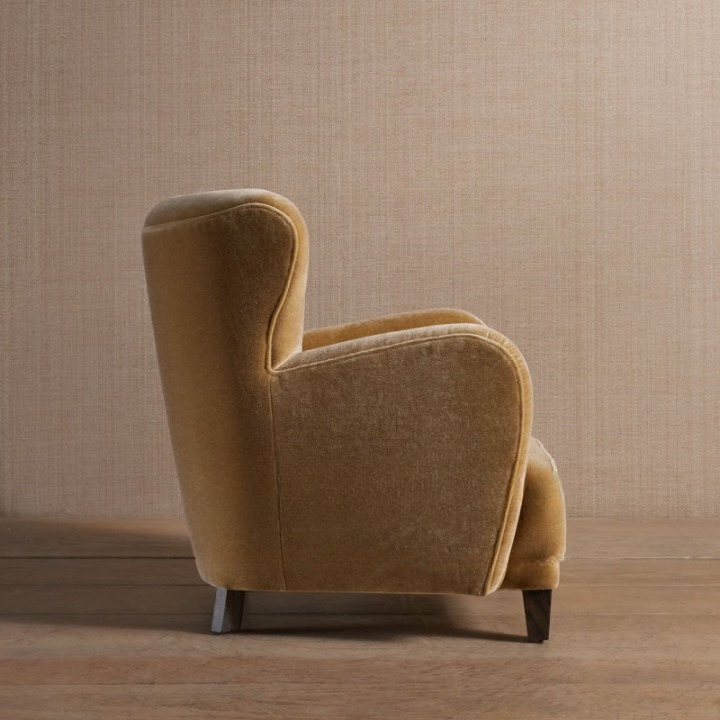 Brown Upholstered Wingback Accent Chair, French Style Fabric Armchair, Button Tufted Single Sofa Chair with Solid Wood Legs for Living Room, Bedroom, Reading Corner