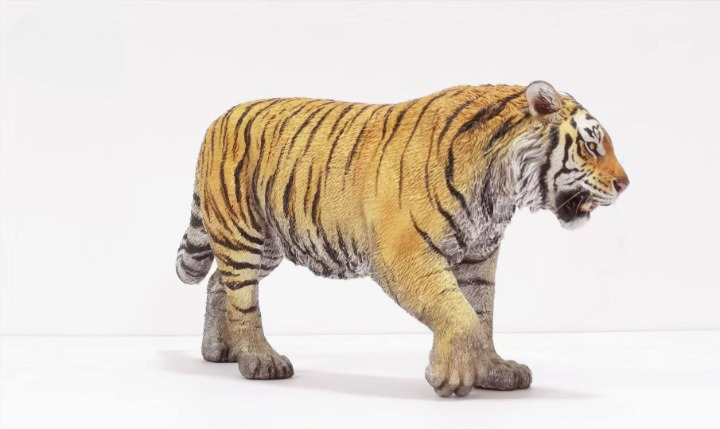Siberian Tiger Figurine, 1:10 Scale Standing Tiger Collectible Statue, Hand Painted Wildlife Animal Model for Shelf, Desk, Office, Living Room, Display Decor