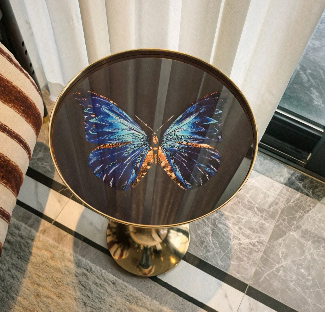 Butterfly Glass Top Side Table, Round Gold Pedestal Accent Table with Tempered Glass Top, Luxury Small End Table for Living Room, Bedroom, Sofa Side and Entryway Decor