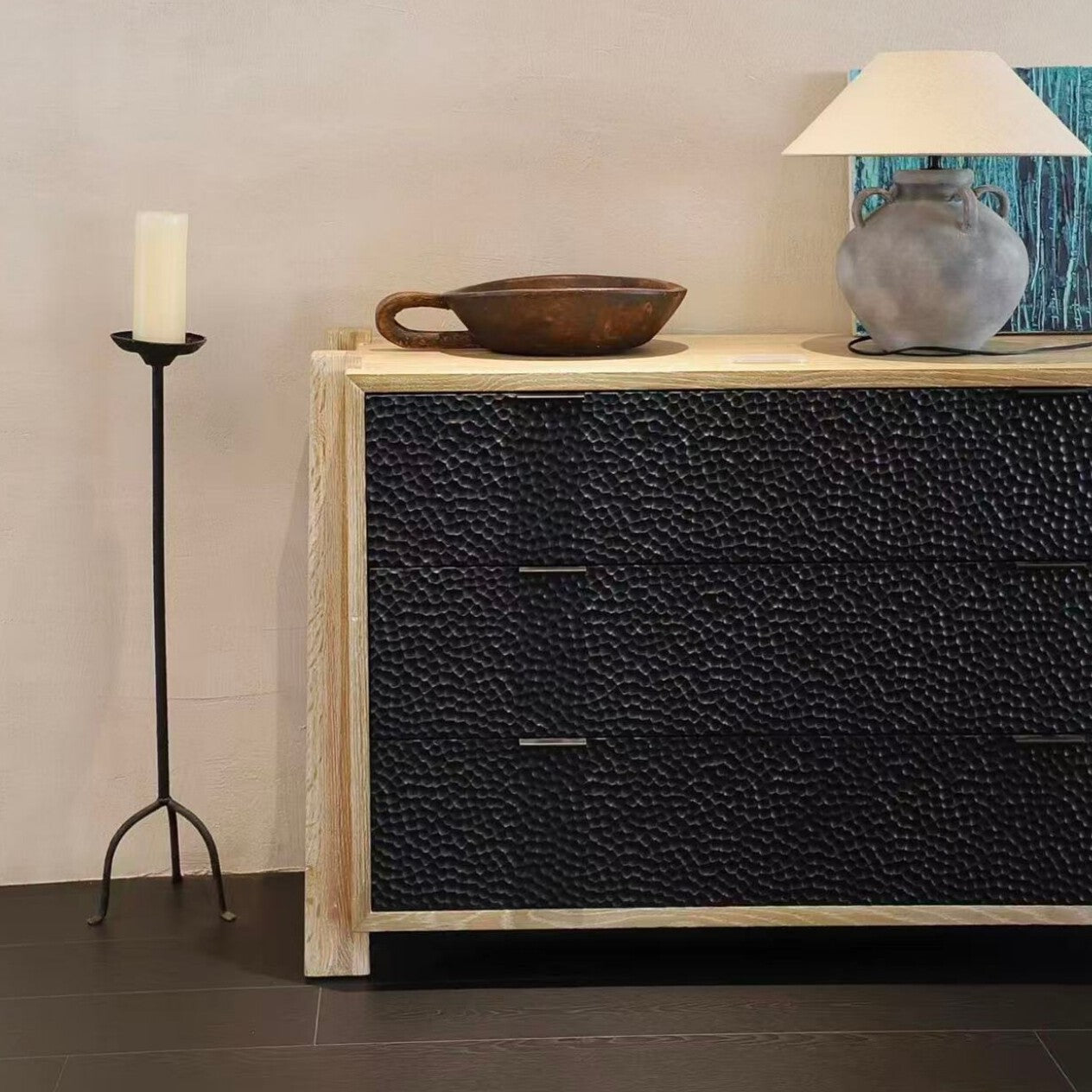 Black Hammered Texture Sideboard Cabinet, Solid Wood Buffet Credenza with Natural Wood Frame, Modern Rustic Storage Cabinet for Living Room, Dining Room and Entryway
