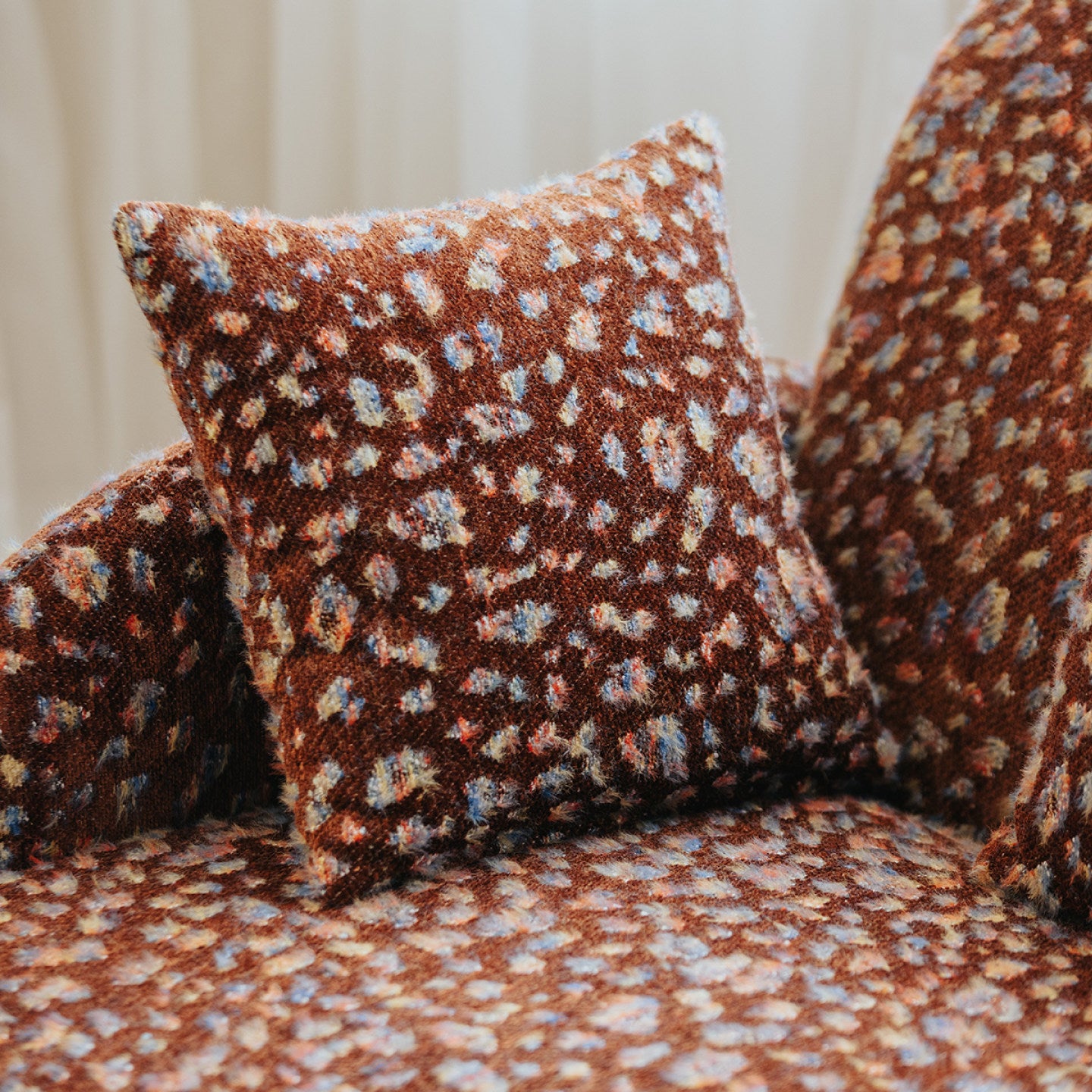 Brown Textured Fabric Loveseat Sofa with Pillows, Modern 2-Seater Couch