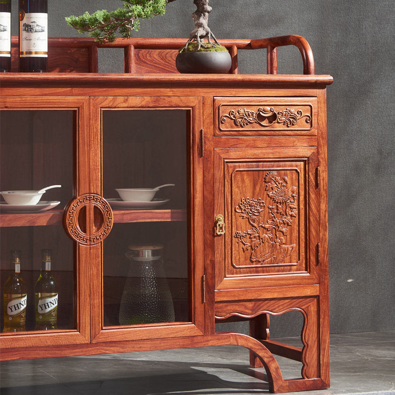 Reddish Brown Solid Wood Sideboard Buffet Cabinet, 4-Door Carved Storage Credenza with 2 Drawers, Glass Display Center and Raised Gallery Top for Dining Room, Living Room and Bar Area