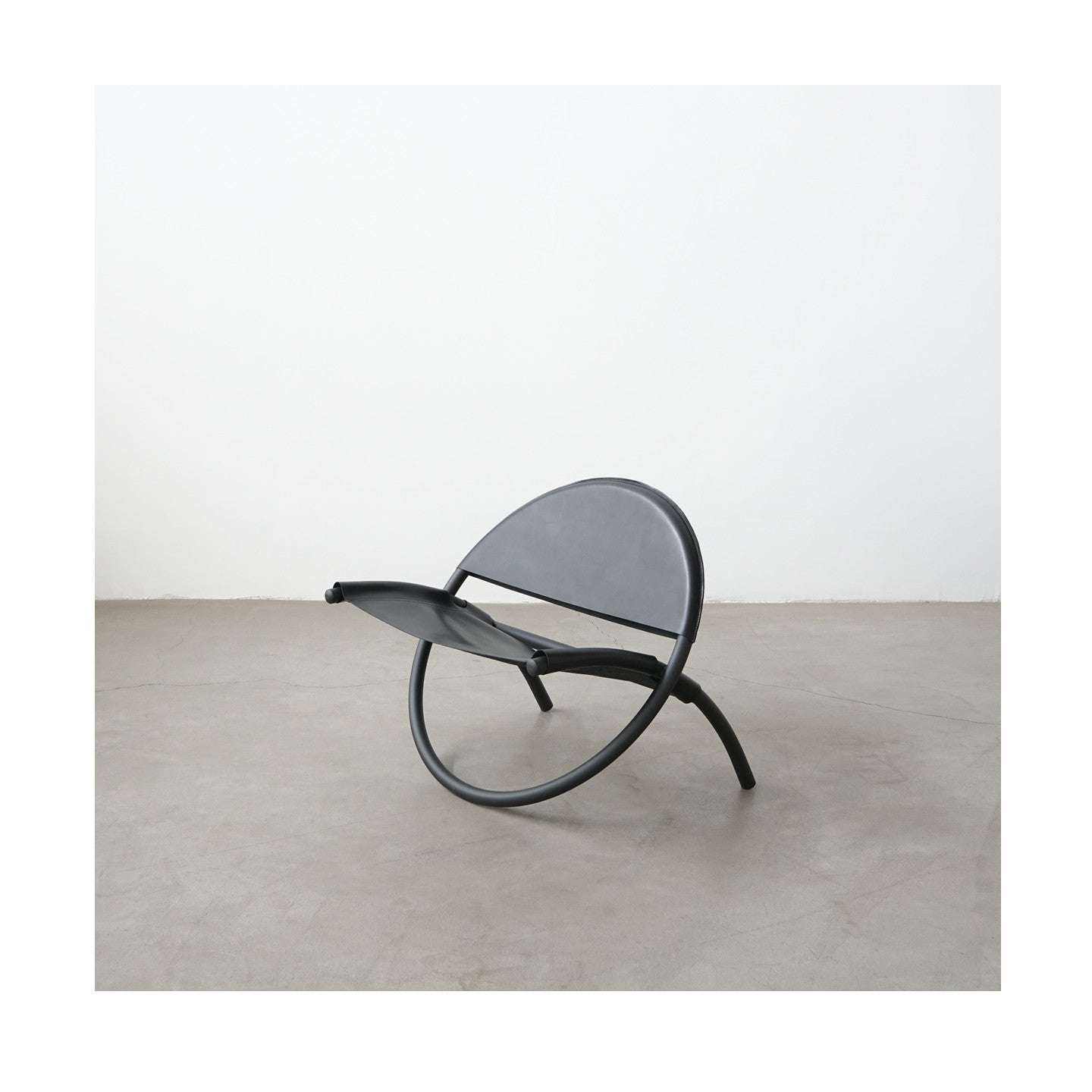 Black Top Grain Leather Accent Chair with Curved Metal Frame, Minimalist Lounge Chair for Living Room, Bedroom, Reading Corner, Office, Reception Area and Modern Home Decor