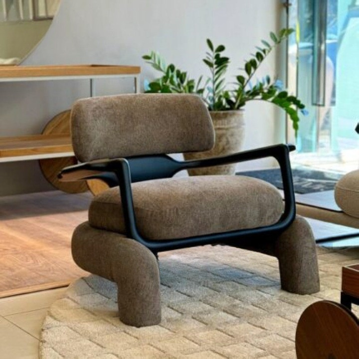 Nordic Modern Accent Chair, Brown Upholstered Lounge Armchair with Black Sculptural Frame, Low Profile Single Sofa Chair for Living Room, Bedroom, Hotel, Reading Nook and Reception Area