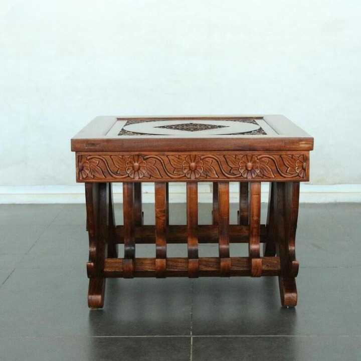 Hand-Carved Solid Elm Wood End Table, Square Floral Accent Table with Sculpted Crossed Legs, Brown Sofa Side Table for Living Room, Lounge or Tea Room