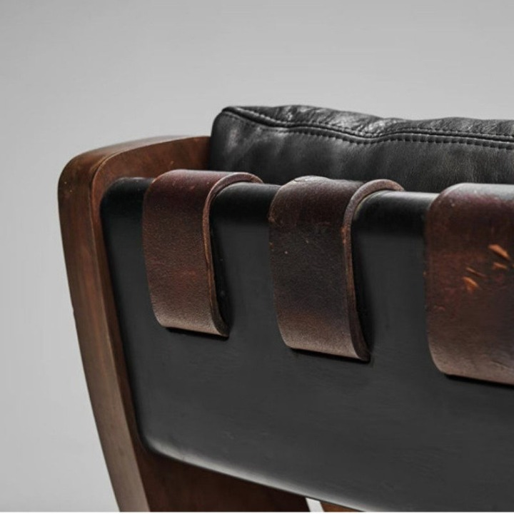 Mid Century Modern Leather Lounge Chair, Solid Wood Accent Armchair with Black Genuine Leather Upholstery, Retro Scandinavian Single Sofa Chair for Living Room, Bedroom, Office and Reading Nook