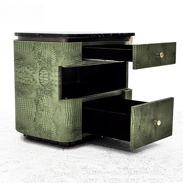 Olive Green Crocodile-Embossed Leather-Look Nightstand with Natural Marble Top, Two-Drawer Curved Bedside Table with Open Shelf and Gold Knobs for Bedroom, Guest Room and Living Room