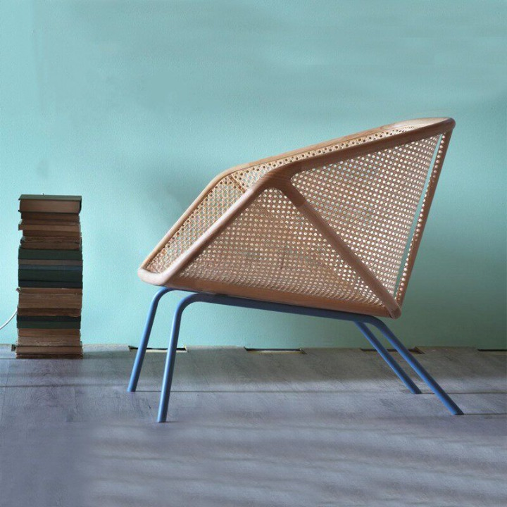 Rattan Accent Lounge Chair with Cushion, Cane Woven Wide Barrel Chair, Solid Wood Frame Armchair with Black Metal Legs, Boho Farmhouse Reading Chair for Living Room, Bedroom, Hotel and Study