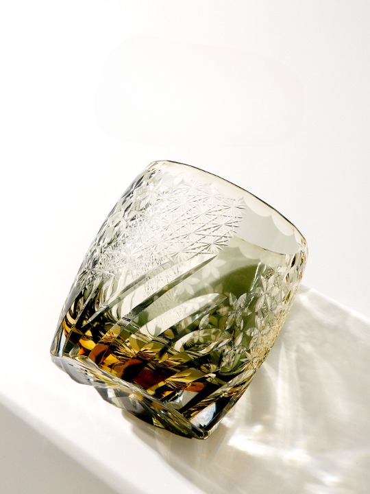 Clear Gold-Tone Hand-Cut Glass Whiskey Tumbler with Floral Snowflake Pattern, Heavy Base Rocks Glass in Gift Box for Bourbon, Scotch, Cocktails and Home Bar