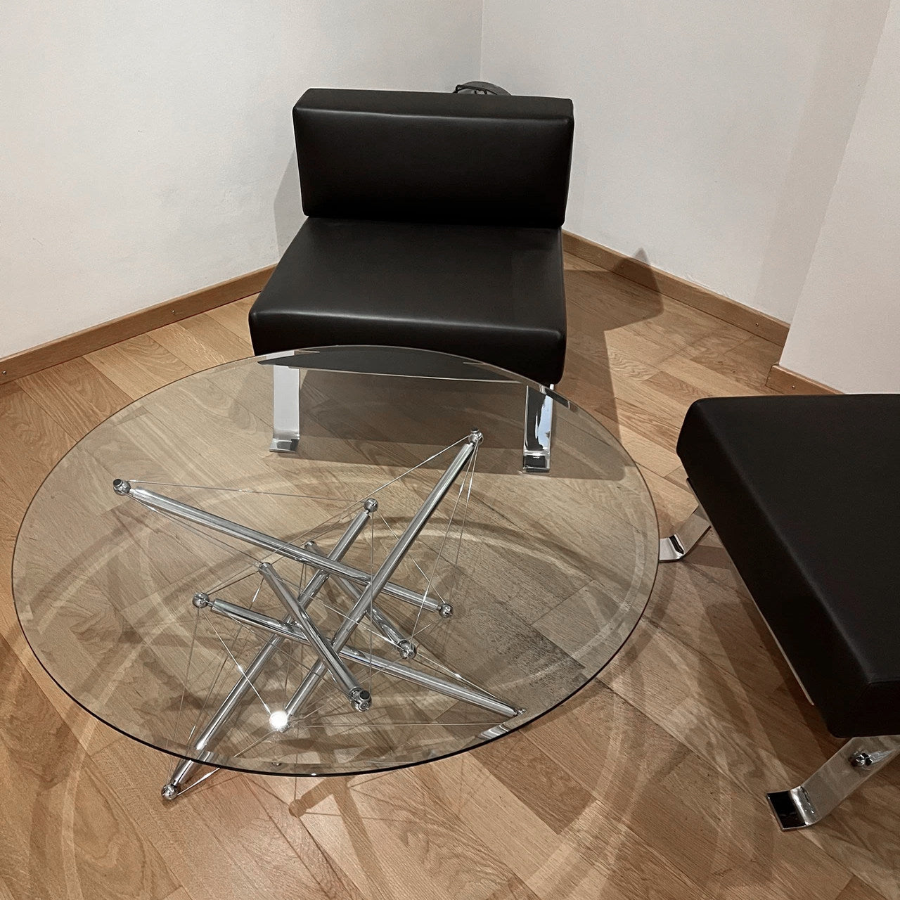Round Glass Coffee Table, Ultra Clear Tempered Glass Cocktail Table with Polished Stainless Steel Tension Rod Base, Modern Center Table for Living Room, Villa, Lounge