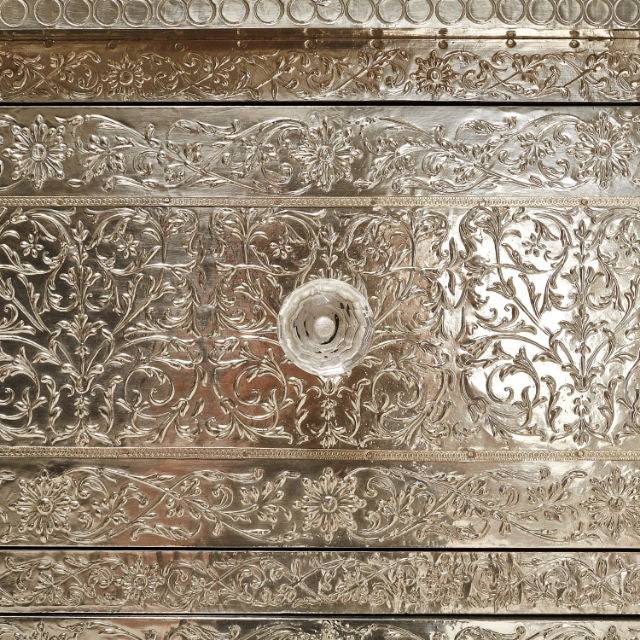 Luxury White Embossed 6 Drawer Dresser Chest Modern Handcrafted Storage Cabinet Elegant Bedroom Chest of Drawers Decorative Living Room Organizer Furniture