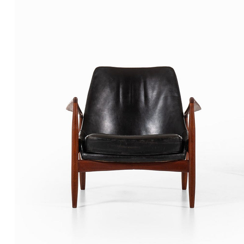 Mid Century Modern Accent Chair, Solid Wood Lounge Armchair with Black Upholstered Seat and Back, Walnut Finish Scandinavian Leisure Chair for Living Room, Bedroom, Balcony and Reading Nook